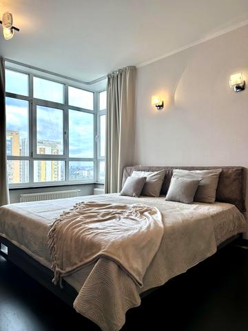 Валерія Лобановського просп. (Червонозоряний), 4-Г