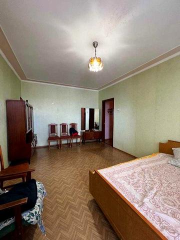 Здається 2- кімнатна квартира по вул. Г. Крут