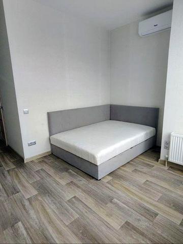 Квартира студія 30кв.м з окремою терасою.