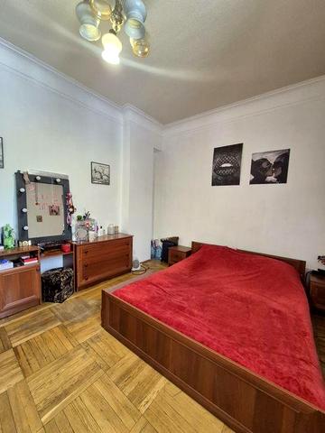 Продам 3-к квартиру в сталінці на пр-ті Берестейському!метро Нивки!