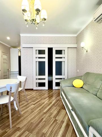 Левка Лукяненка вул. (Василя Жуковського), 16, 18, 20, 24