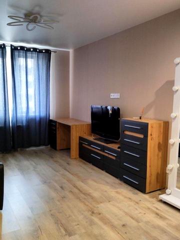 Січеславська Набережна вул., 13