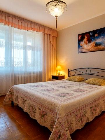 Миколи Бажана просп., 9-Д