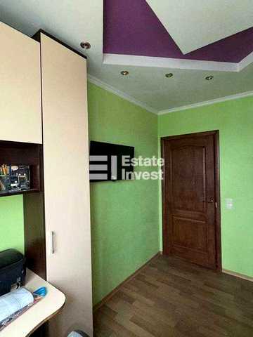 Продам 2 кімн. квартиру на вул. Валентинівська, 60