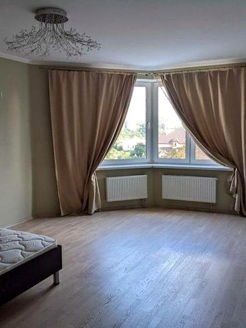 Продається 1-к квартира 80.9 м2, вул. Гетьмана Кирила Розумовського 19