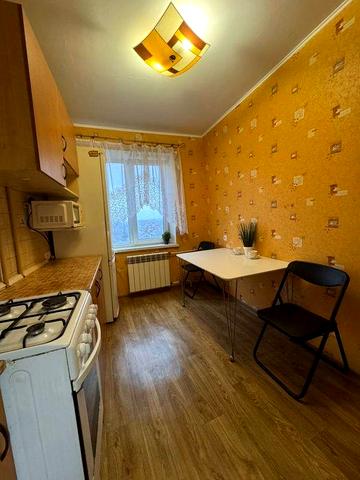 Продам 2-комнатную квартиру на Левом. Караван.