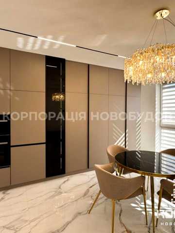 Августина Волошина вул., (Будинок 7)