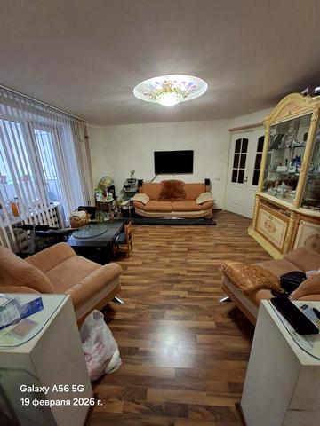 Продам 3 ком.кв. ул.Дарницкая 11.