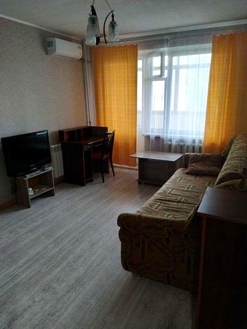 Здається однокімнатна квартира на вул. Алексєєнко Надії 100