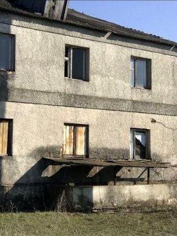 Продам булівлю з блоків та плит