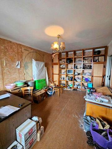 Продається  простора 1-на квартира Деснянський р-н бу-р Висоцького 9