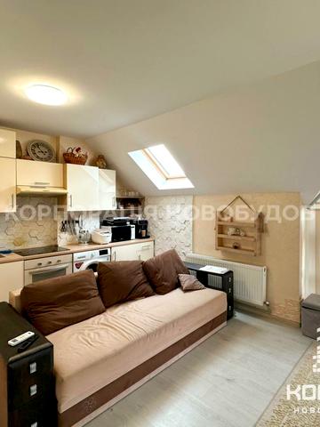 Золтана Шолтеса, 4