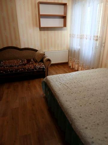 Велика однокімнатна +кухня студія вул Теплична