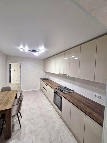 Здається 1кв новобудова перша здача 16000+