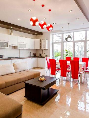 Будинок від власника комунальні  платежі враховані у вартість