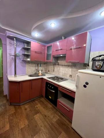 Вільний пров., 5