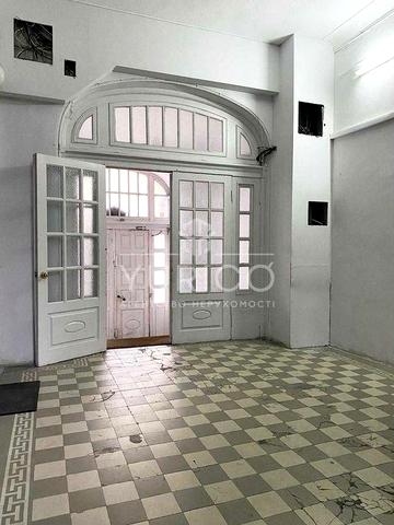 Продаж квартири 261.8 м.кв. Костьольна. Історичний центр міста.