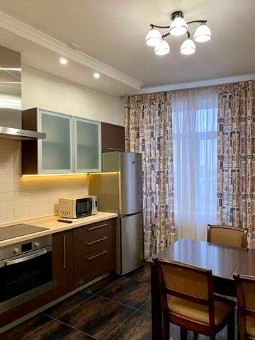 Здається в оренду квартиру в Печерському р-ні, вул. Є. Коновальця, 36В