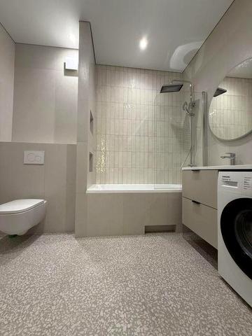 Перша здача 2 кі-ної квартири центр міста/газ