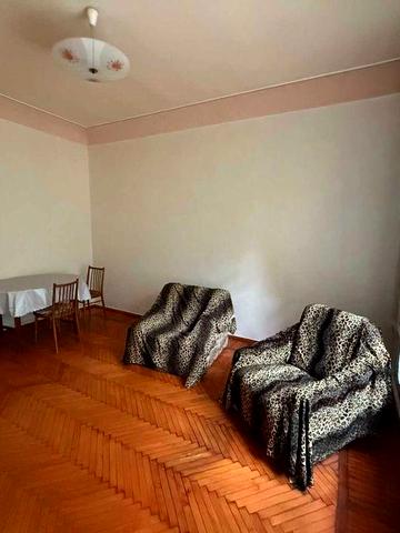 Сдается 2х комнатная квартира в центре !