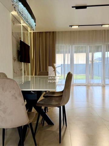 Оренда світлого та стильного будинку в котеджному містечку New Village