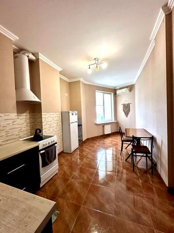 Пантелеймонівська вул., 112