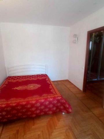 Ахматової, 5. Здається в оренду затишна 2к квартира, газ