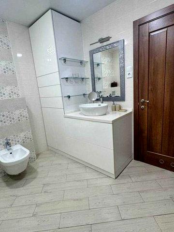 Продам 3-х комнатную квартиру в г.Слобожанское с мебелью и ремонтом