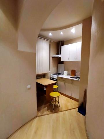 Металургів просп., 12