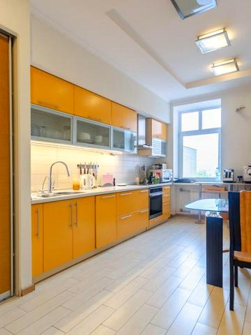 Святослава Хороброго вул., 7