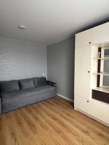 Зелена вул., 1