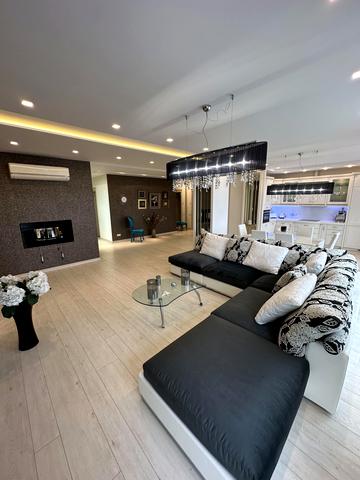 Відрадна вул., 13