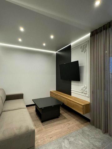 Євгена Коновальця вул., 37-А