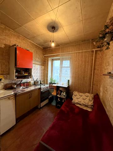 Леоніда Каденюка просп. (Юрія Гагаріна), 13