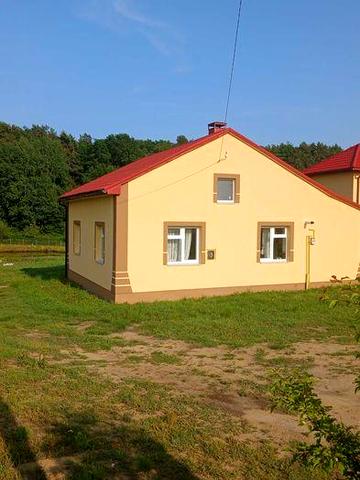 Будинок з ділянкою