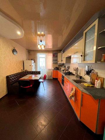 2-кімн.кв. 84 м2 в Чернігові. Центр. Автономка. Ремонт.