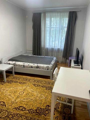 Классная 2х ком. кв. 57 м2, переулок Леопольда Ященка. Без комиссии.