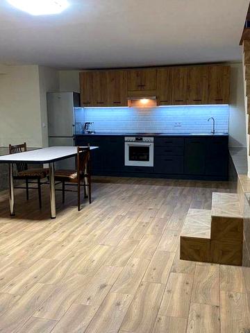 Продаж 2 кімнатної квартири в цоколі вул Шевченка 134