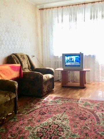 Однокімнатна фасадна квартира на 1 поверсі на Генерала Петрова