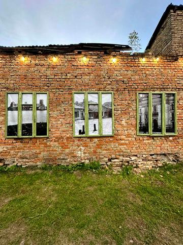 Продається частина будинку з двориком в центрі Луцька!