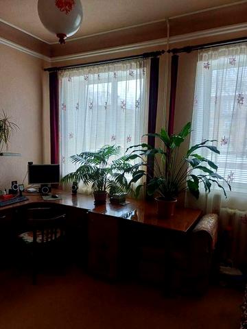 Продається простора та затишна 3-кімнатна квартира м. Узин