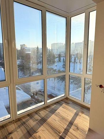 Продається однокімнатна квартира район Дружба.