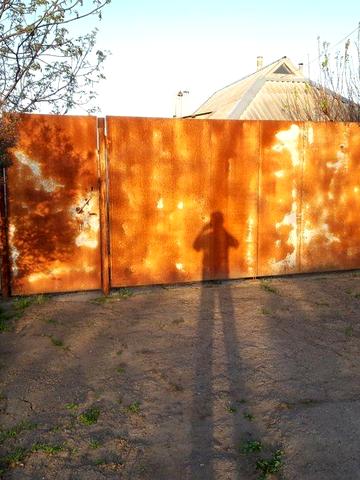 Продаётся домовладение - два дома в одном дворе, большой огород