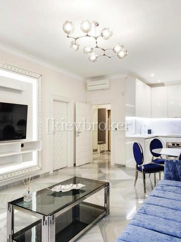 Ділова вул. (Димитрова), 4