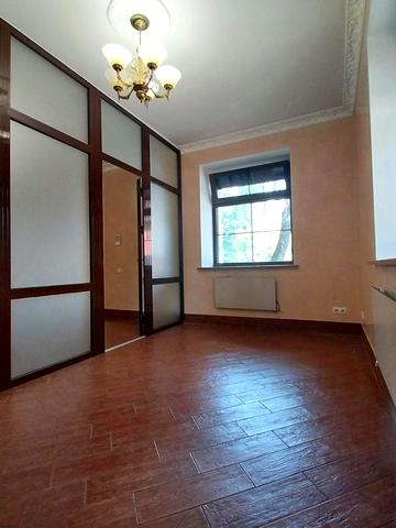 Проспект Перемоги, 32