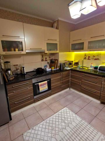 Милославська вул., 16