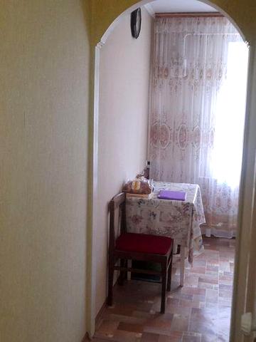 2-шка - р-н Ж/Д -" КАРПАТИ"  3/5 Ц  48 м2