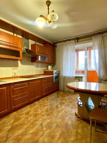 Незалежності бульв. (50 років Жовтня), 17