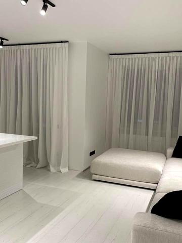 Валерія Лобановського вул., 30