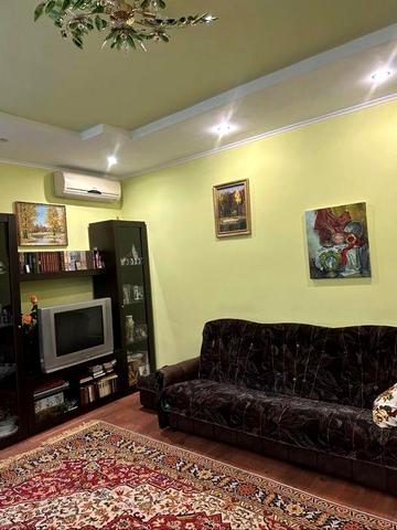 Реальная 2-ка в Центре, Ярослава Мудрого